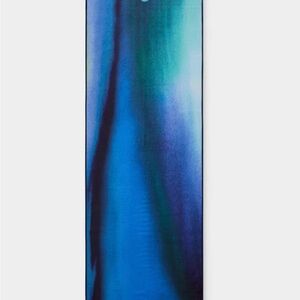 Manduka Yogitoes skidless Yoga Mat Towel Hot Yoga Beach Yoga Sustainable
